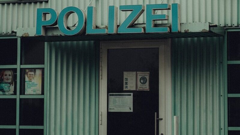 a building with a sign that says polizei on it