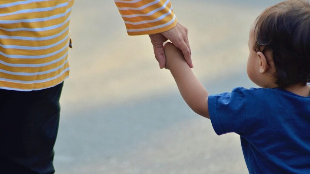 child, mother, hand, family, baby, mom, pregnant, woman, love, pregnancy, girl, parent, daughter, people, kid, young, happy, kartini, reading, joy, toddler, happy mothers day, happiness, motherhood, infant, mum
